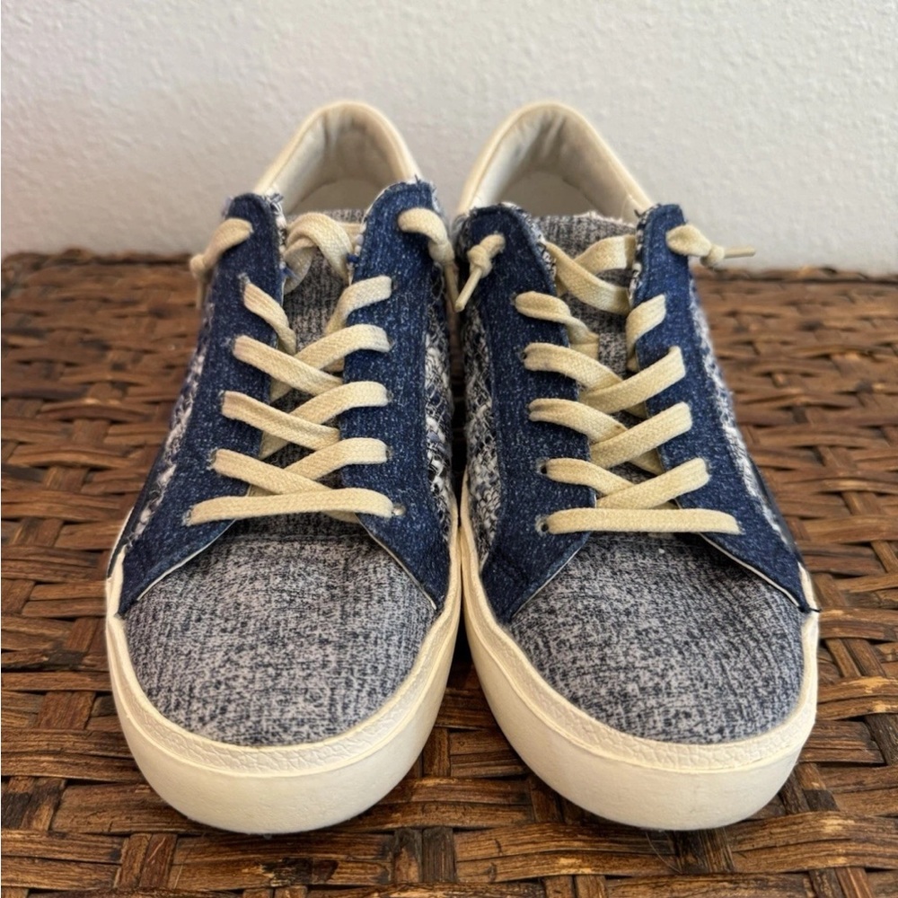 Dolce Vita Womens Zina Woven Lace Up Sneaker Size 7.5 Blue Silver Slip On - Picture 3 of 8